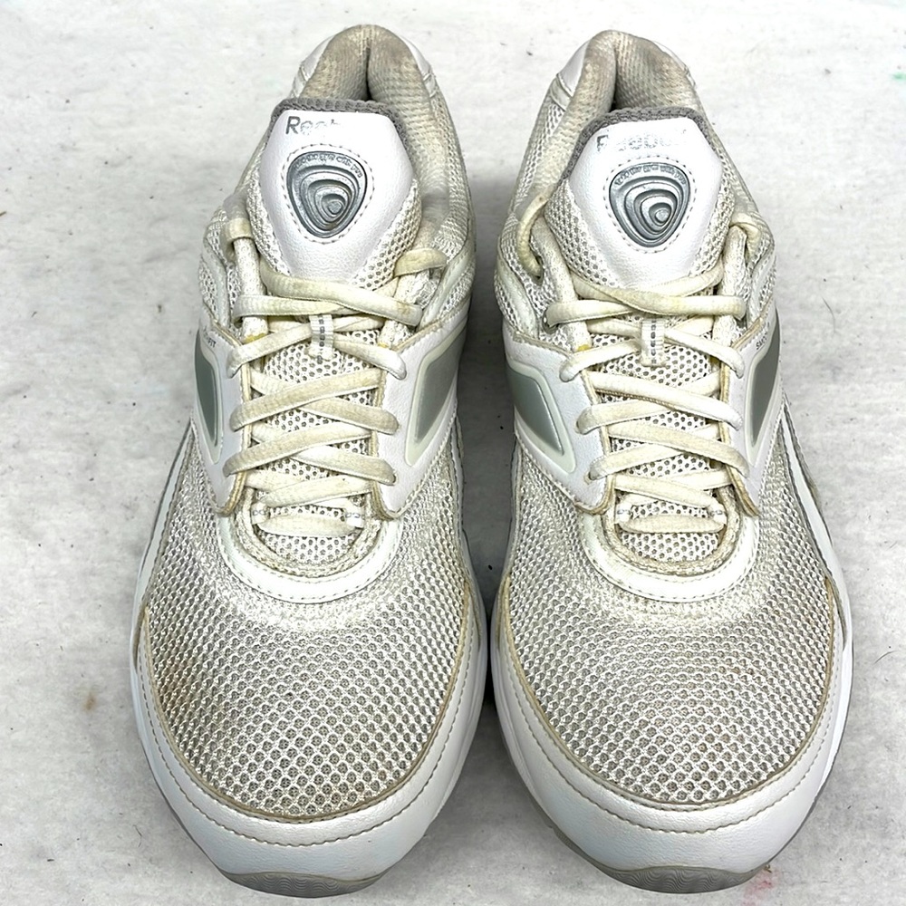 Reebok easy tone walking sneakers ladies sz 9.5